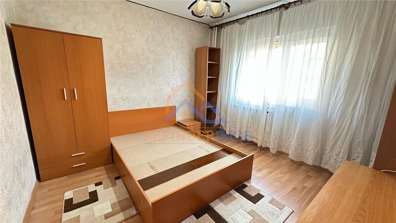 13 Septembrie, Panduri, 3 camere mobilat.